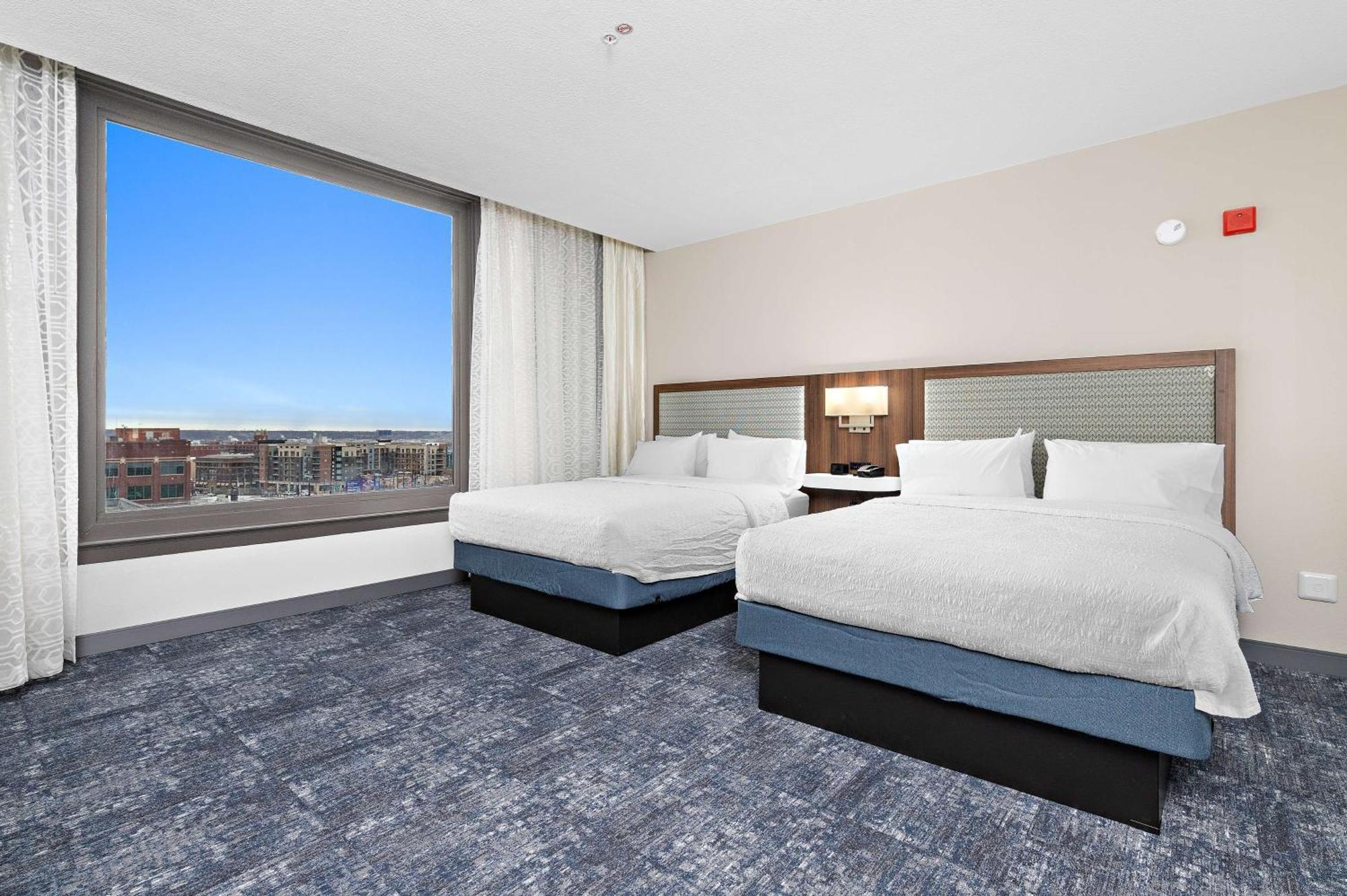 Hampton Inn Kansas City - Downtown Financial District Exteriör bild