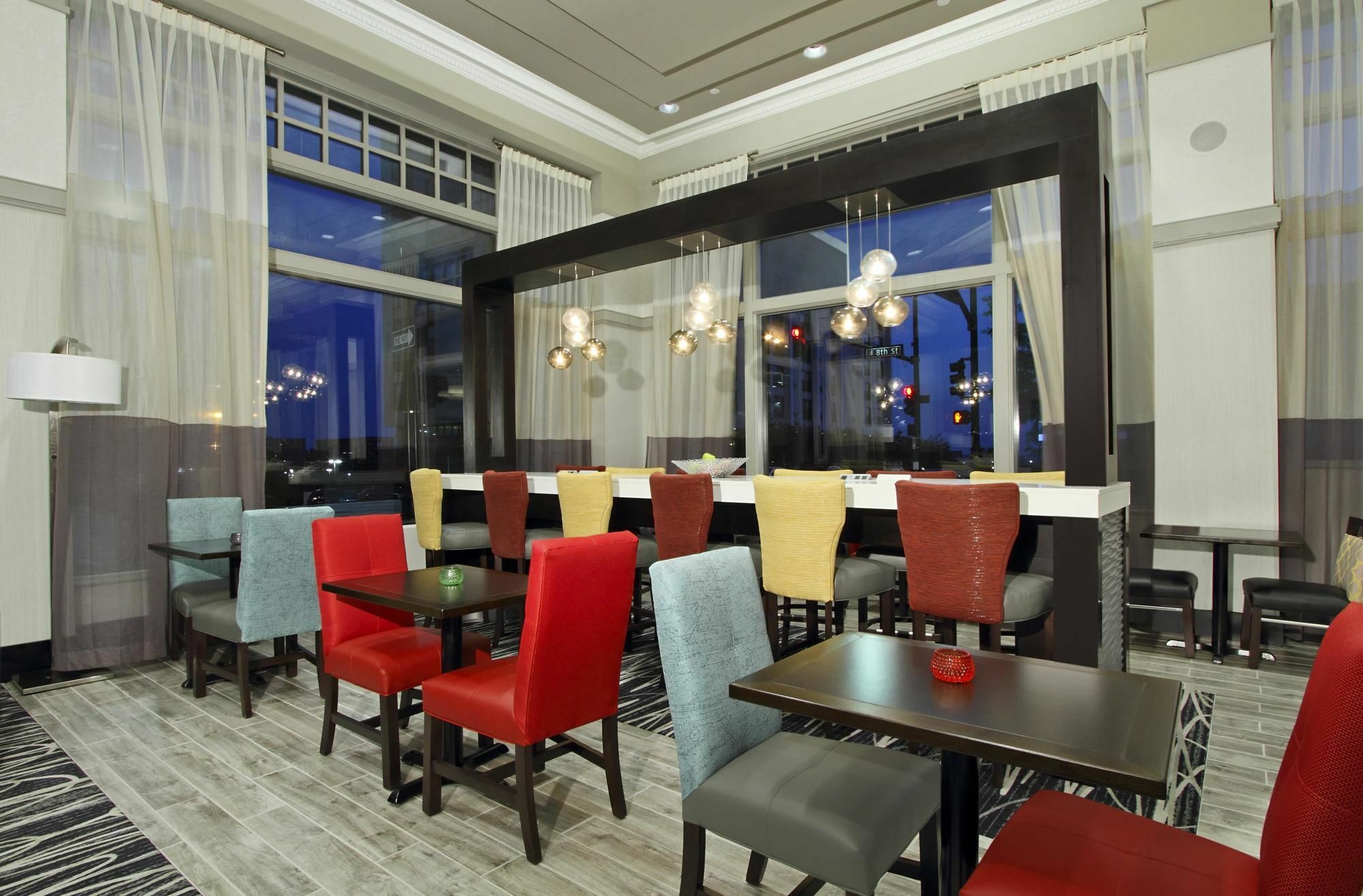 Hampton Inn Kansas City - Downtown Financial District Exteriör bild